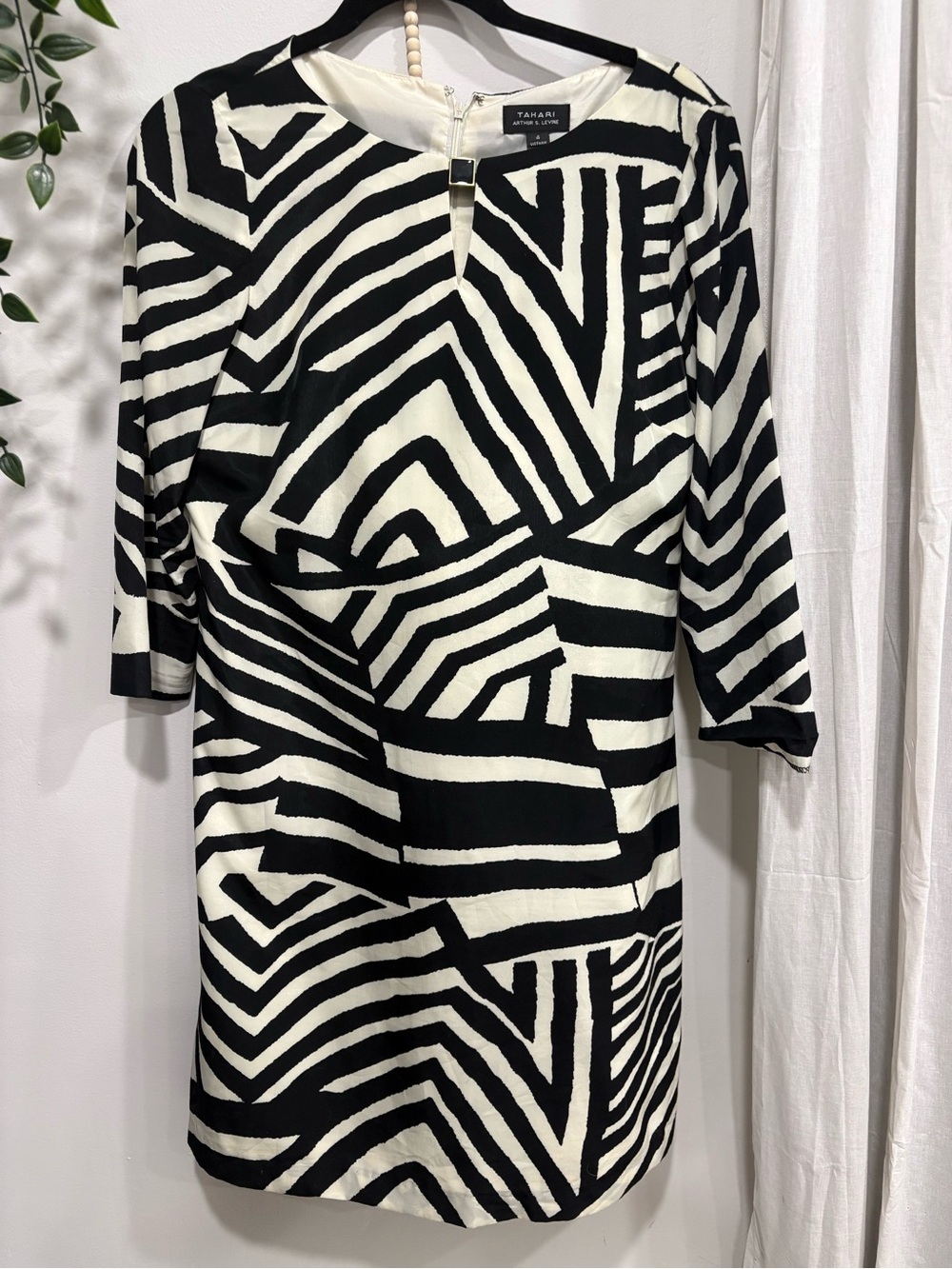 Tahari Black & White Abstract Geometric Midi Dress